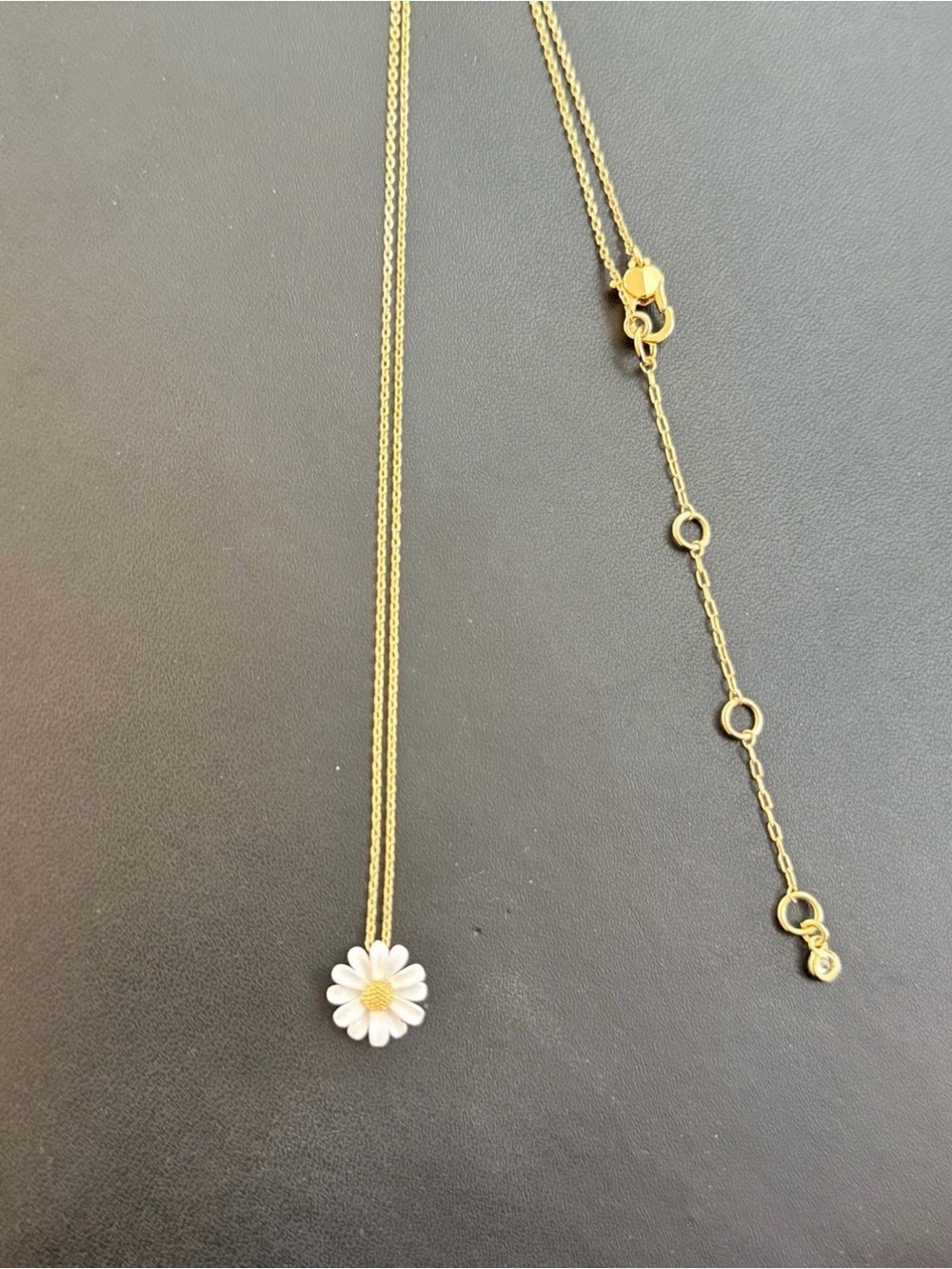 New without tag Kate Spade Daisy necklace